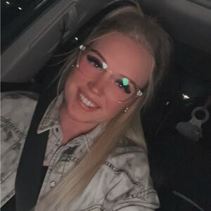 Meet your Posher, Ceciley